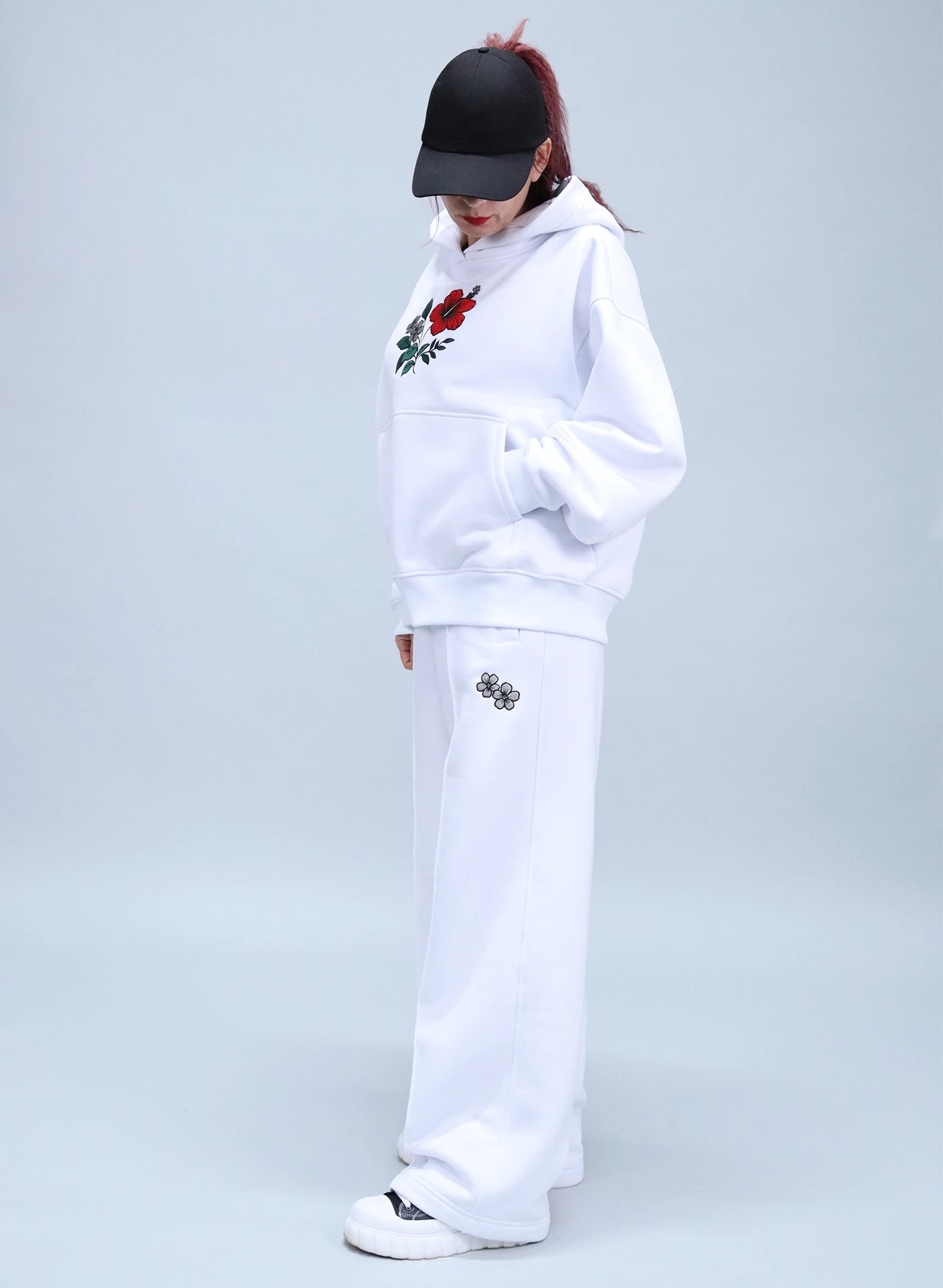 PANTALONI DAMA EVAZATI CU BRODERIE FLOWERS PDP3-PD01