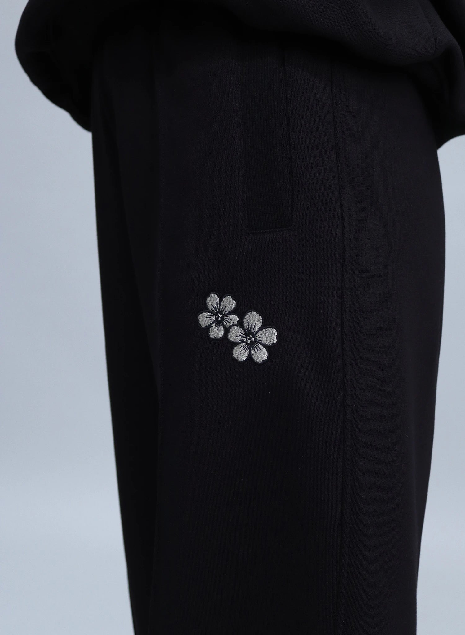 PANTALONI LARGI CU BRODERIE BLOOM PDP3 - PD03