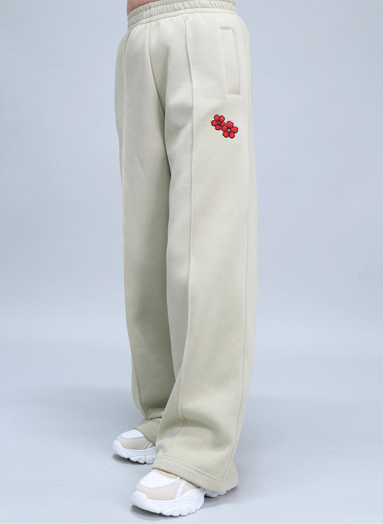 PANTALONI TRENING EVAZATI CU BRODERIE FLOWERS PDP3-PD04