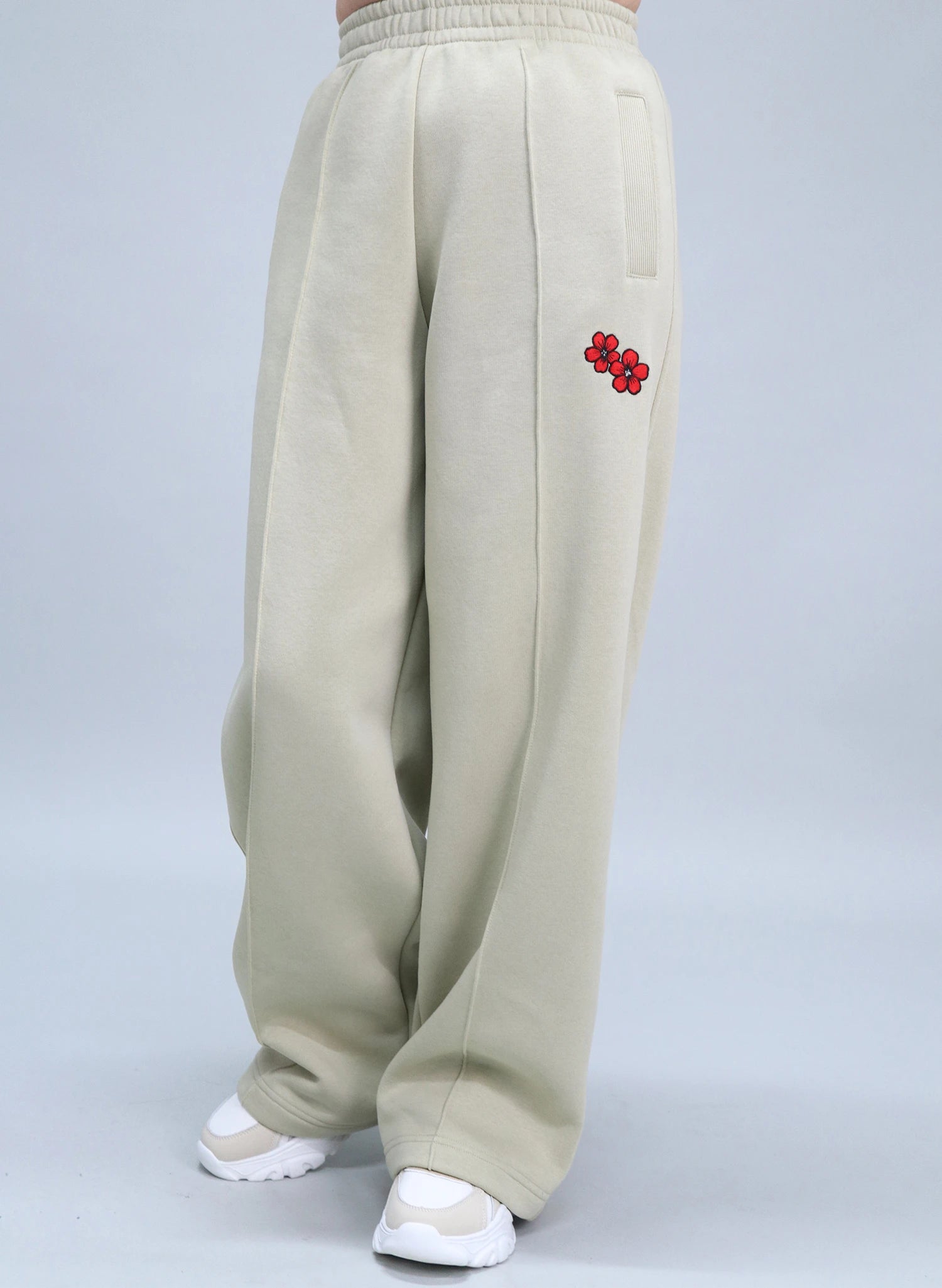 PANTALONI TRENING EVAZATI CU BRODERIE FLOWERS PDP3-PD04