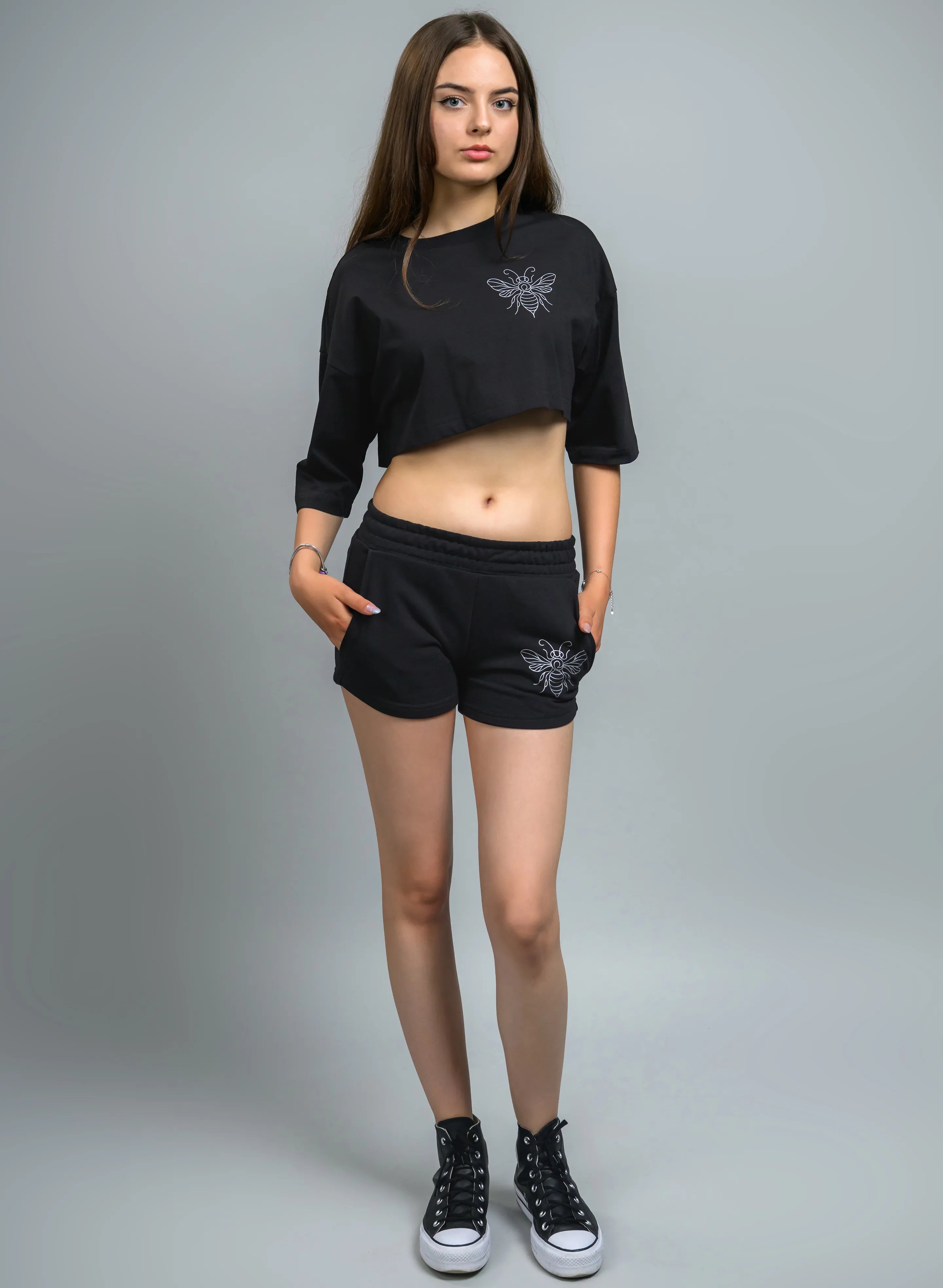 PANTALONI SCURTI DAMA CU PRINT ARGINTIU BUZZ QUEEN PDP1 - PD02