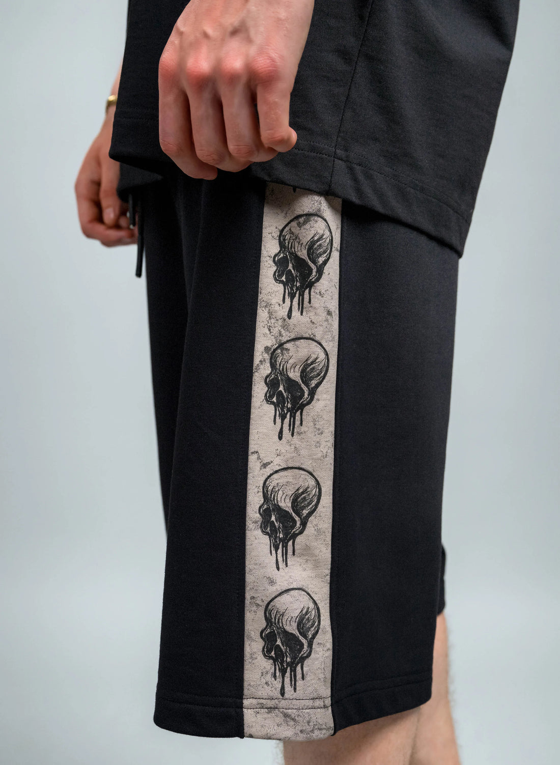 BERMUDE BARBATI CU LATERALE SKULL LINE BBP1 - B01