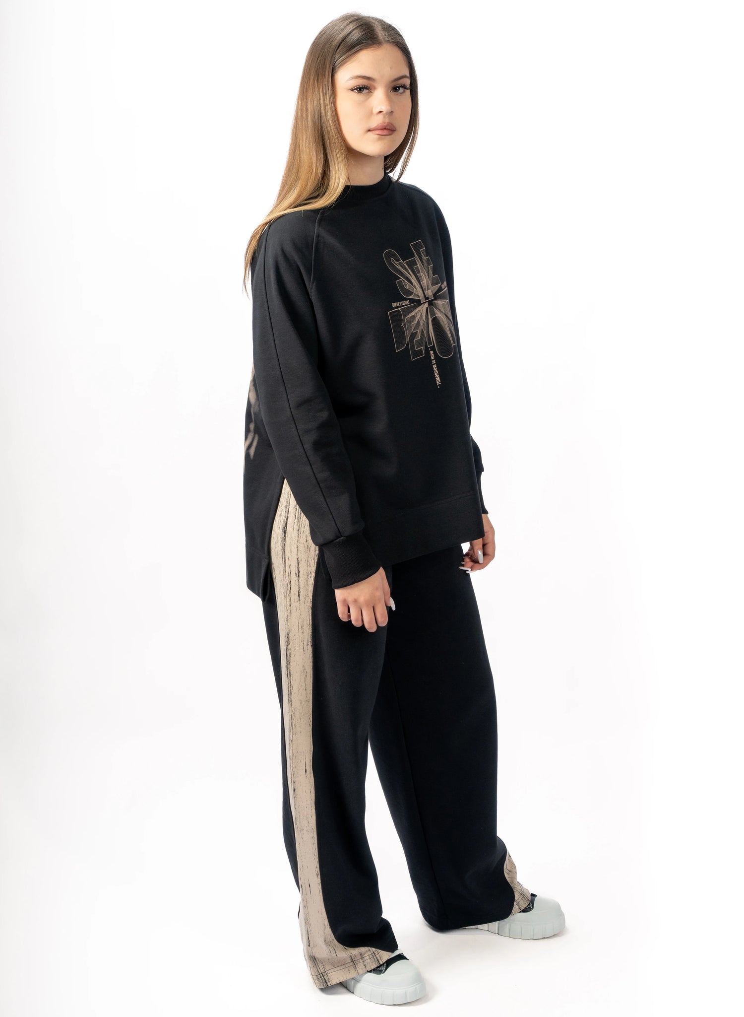 BLUZA  NEAGRA  FREEDOM ILLUSIONS SPLITSIDES BD01