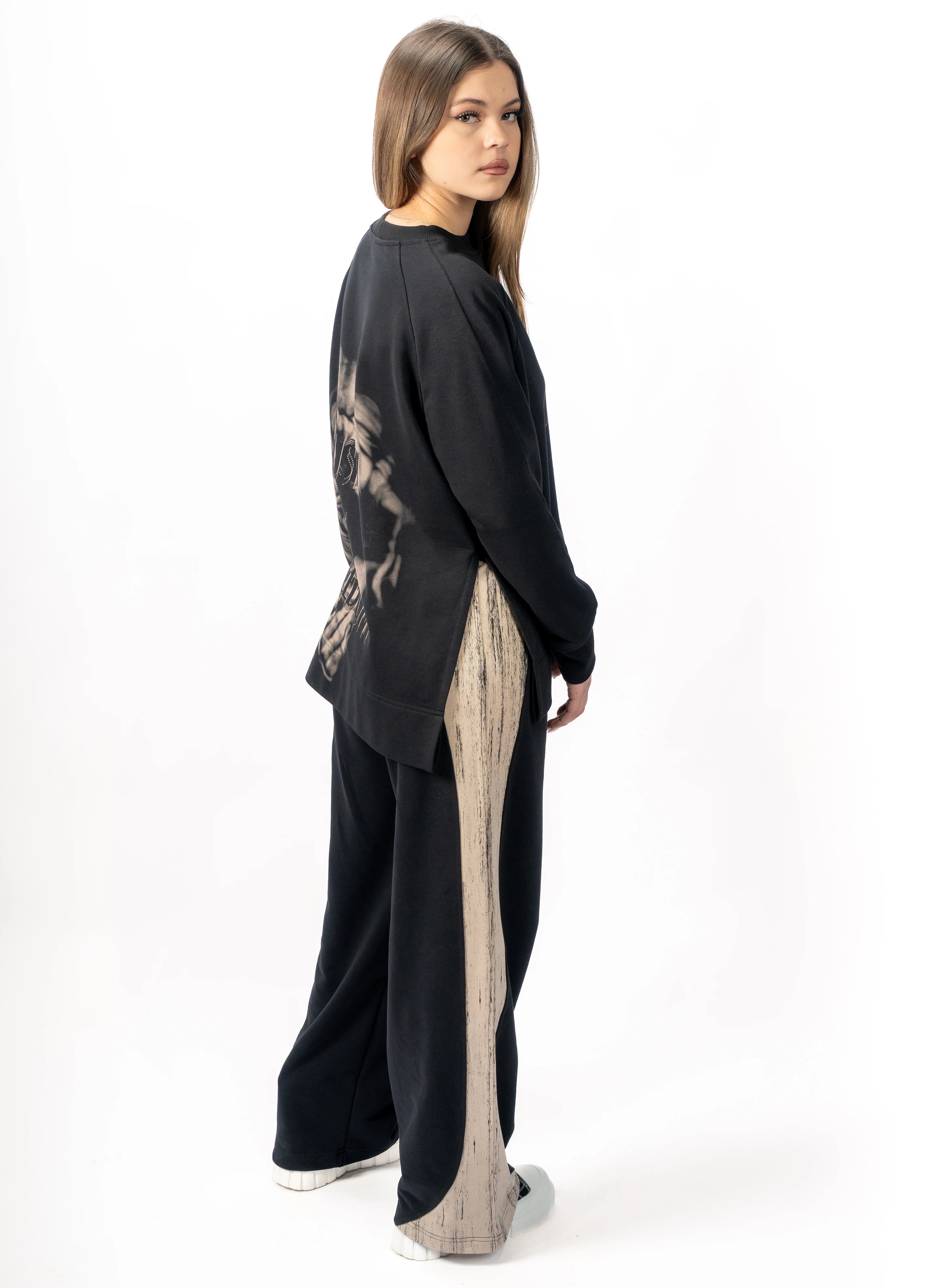 BLUZA  NEAGRA  FREEDOM ILLUSIONS SPLITSIDES BD01