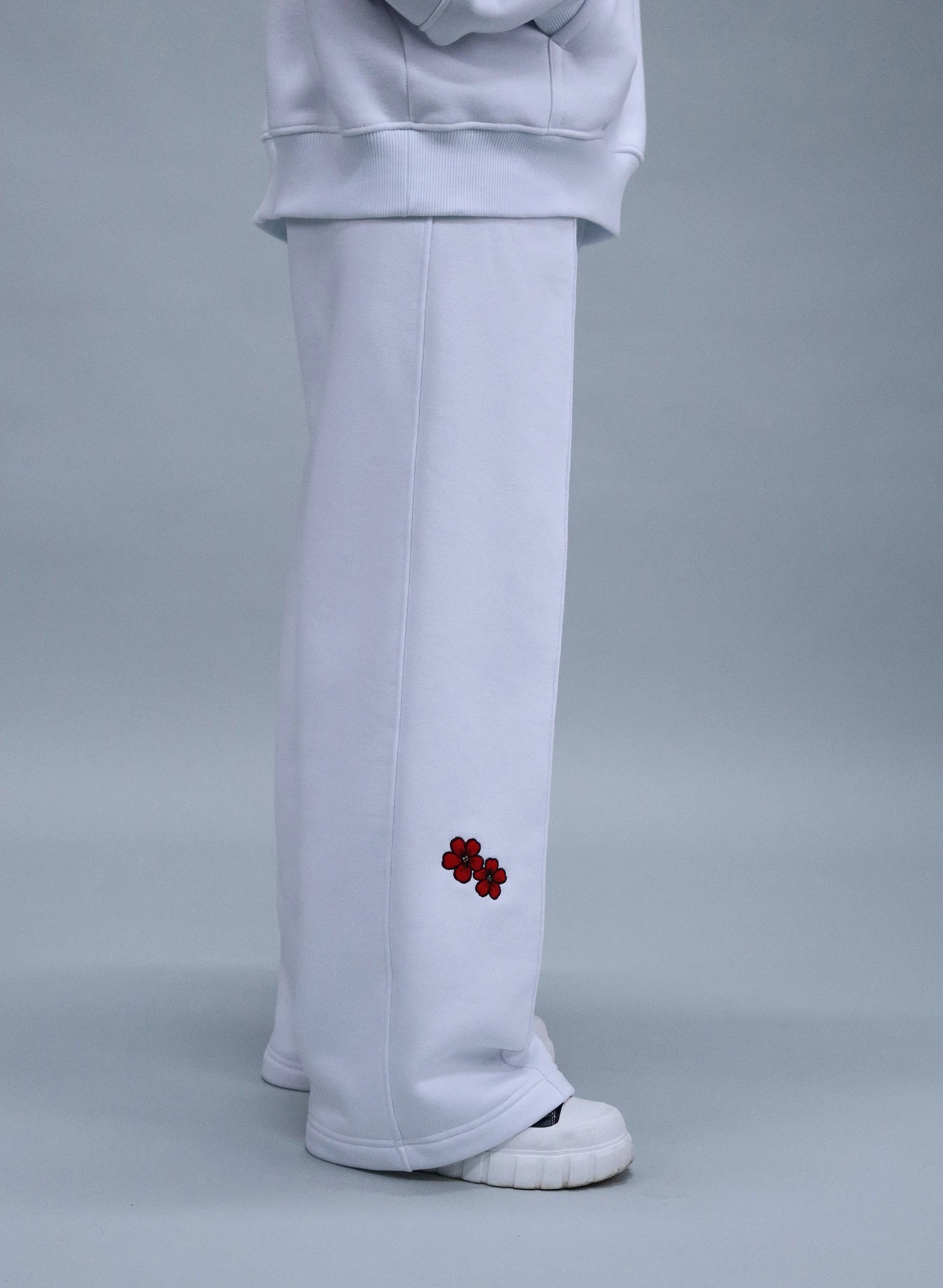 PANTALONI DAMA EVAZATI CU BRODERIE FLOWERS PDP3-PD01