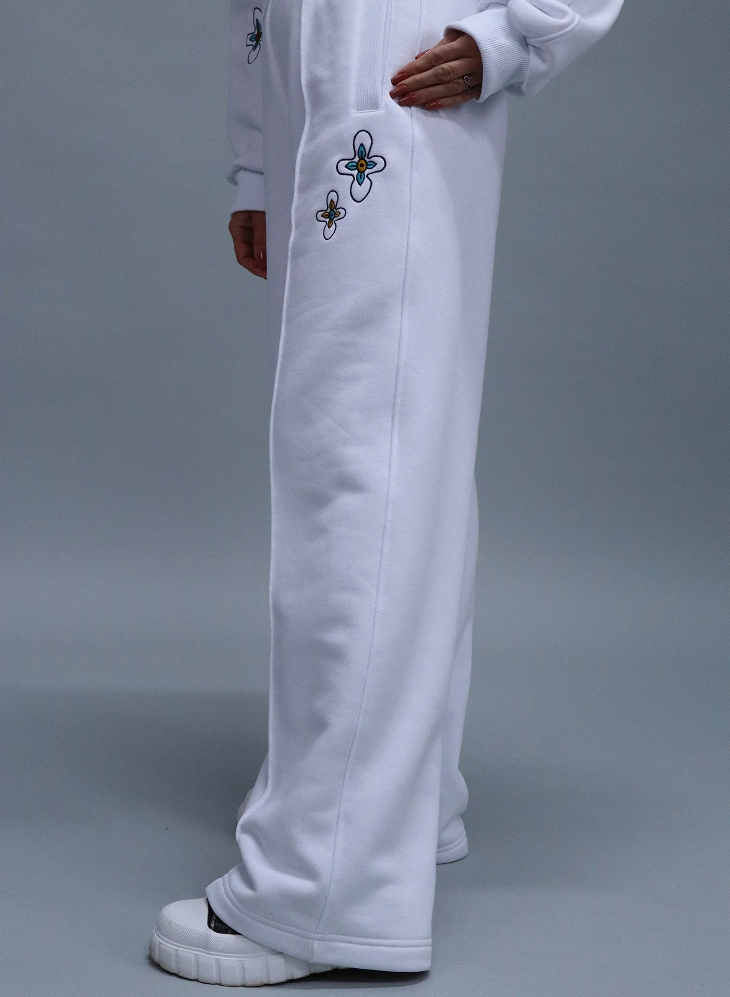 PANTALONI DAMA LARGI CU BRODERIE ART FRAME PDP3 - PD02