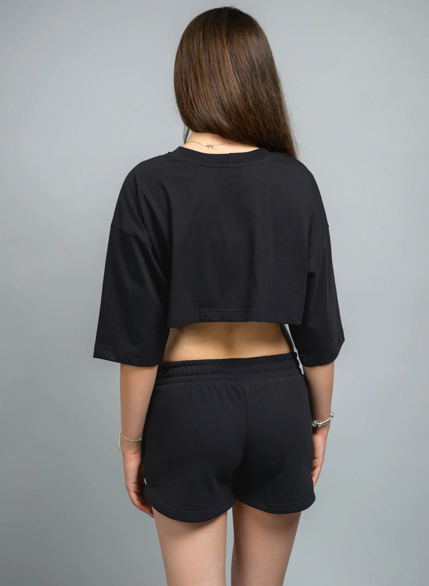 CROP TOP NEGRU CU IMPRIMEU ARGINTIU BUZZ QUEEN TDP4 - TD03