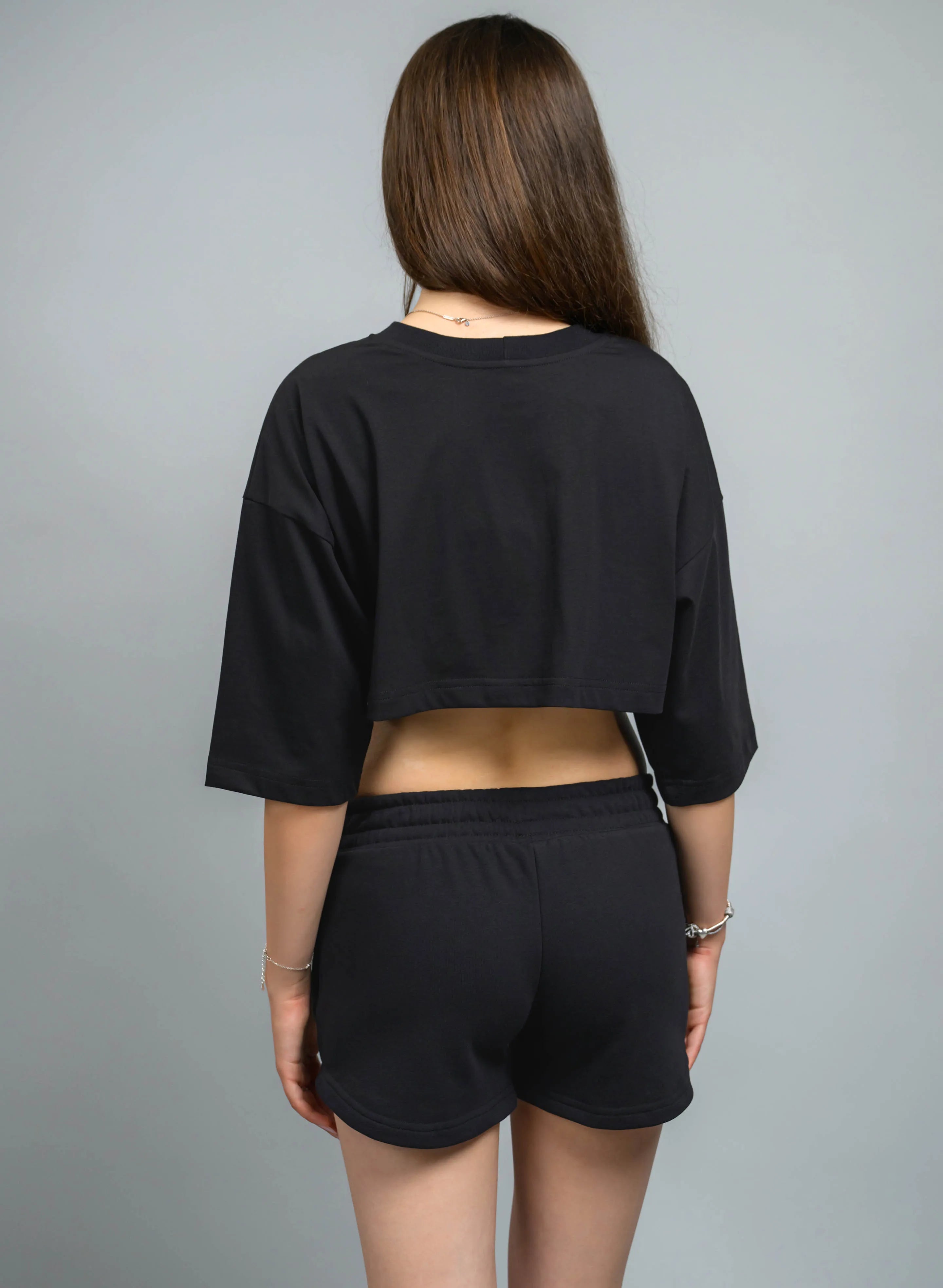 CROP TOP NEGRU CU IMPRIMEU ARGINTIU BUZZ QUEEN TDP4 - TD03