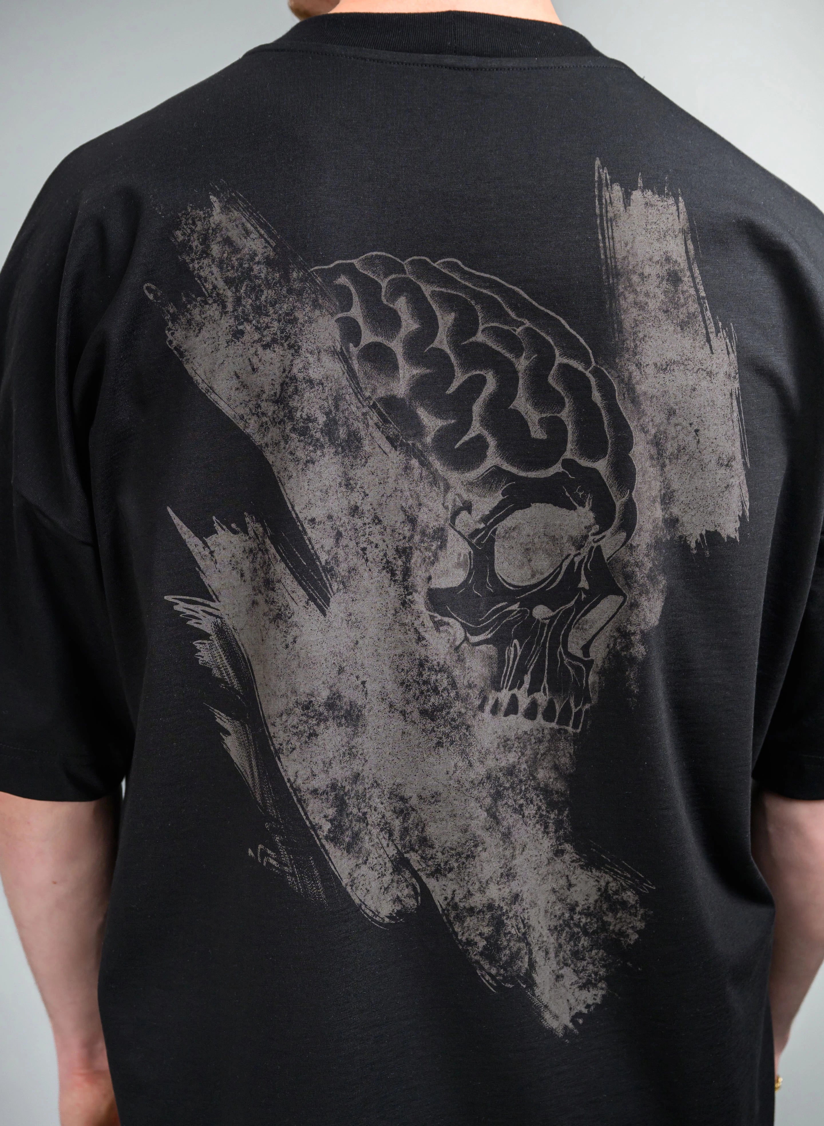TRICOU NEGRU CU IMPRIMEU MEMENTO MORI SKULL TP2 - T007