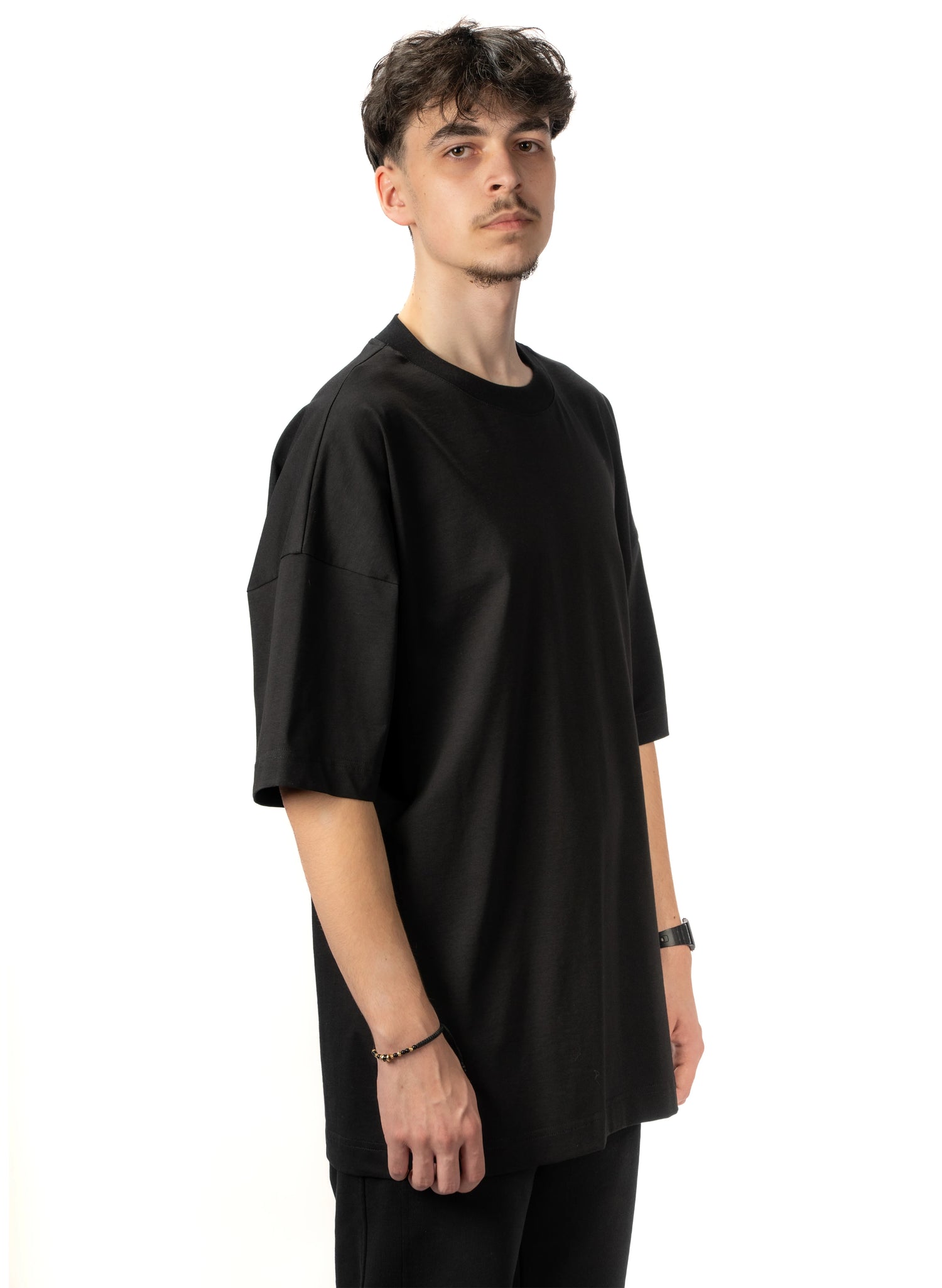 TRICOU NEGRU OVERSIZED BARBATI T000