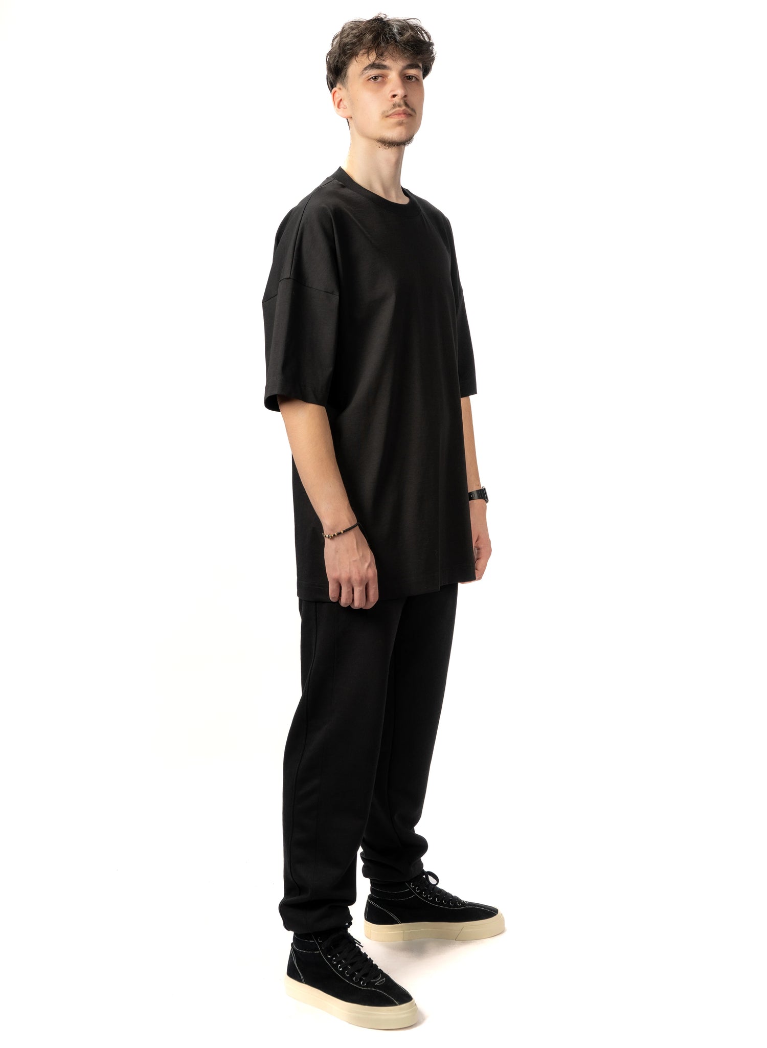 TRICOU NEGRU OVERSIZED BARBATI T000