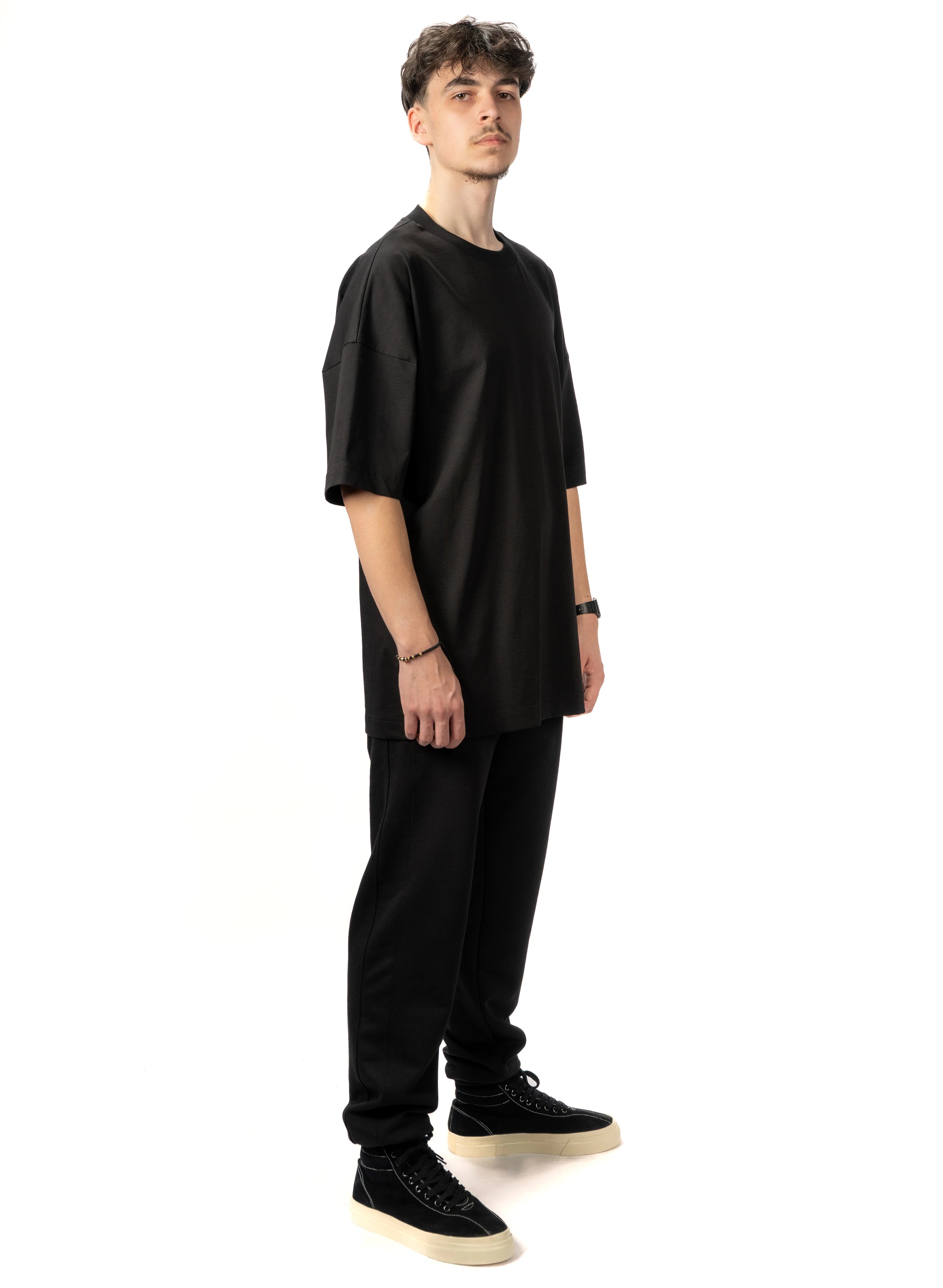 TRICOU NEGRU OVERSIZED BARBATI T000